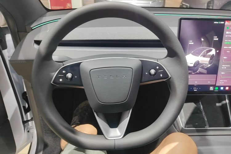 Tesla Model Y 2026 car image #11