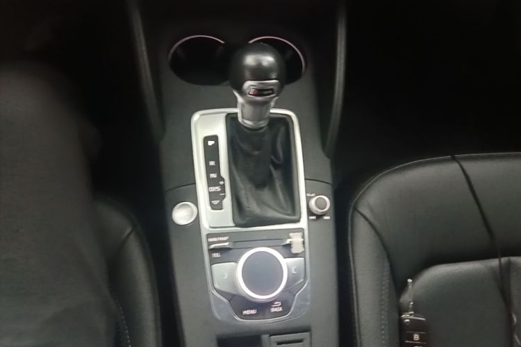 Audi A3 2017 car image #16