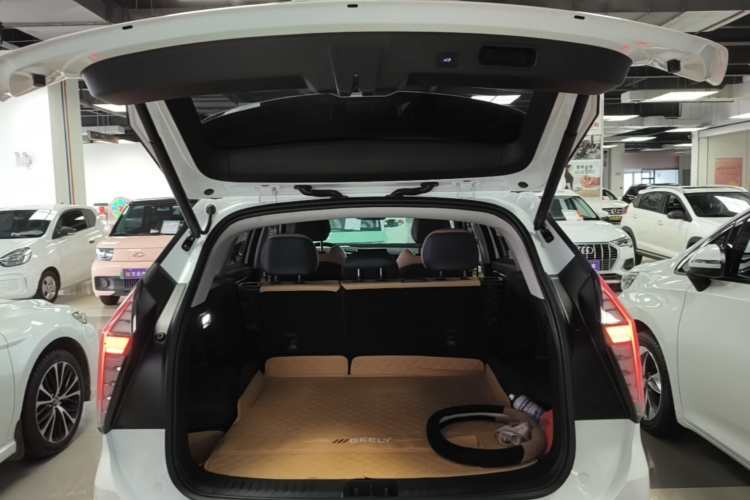 GEELY Boyue L 2024 immagine di auto #19