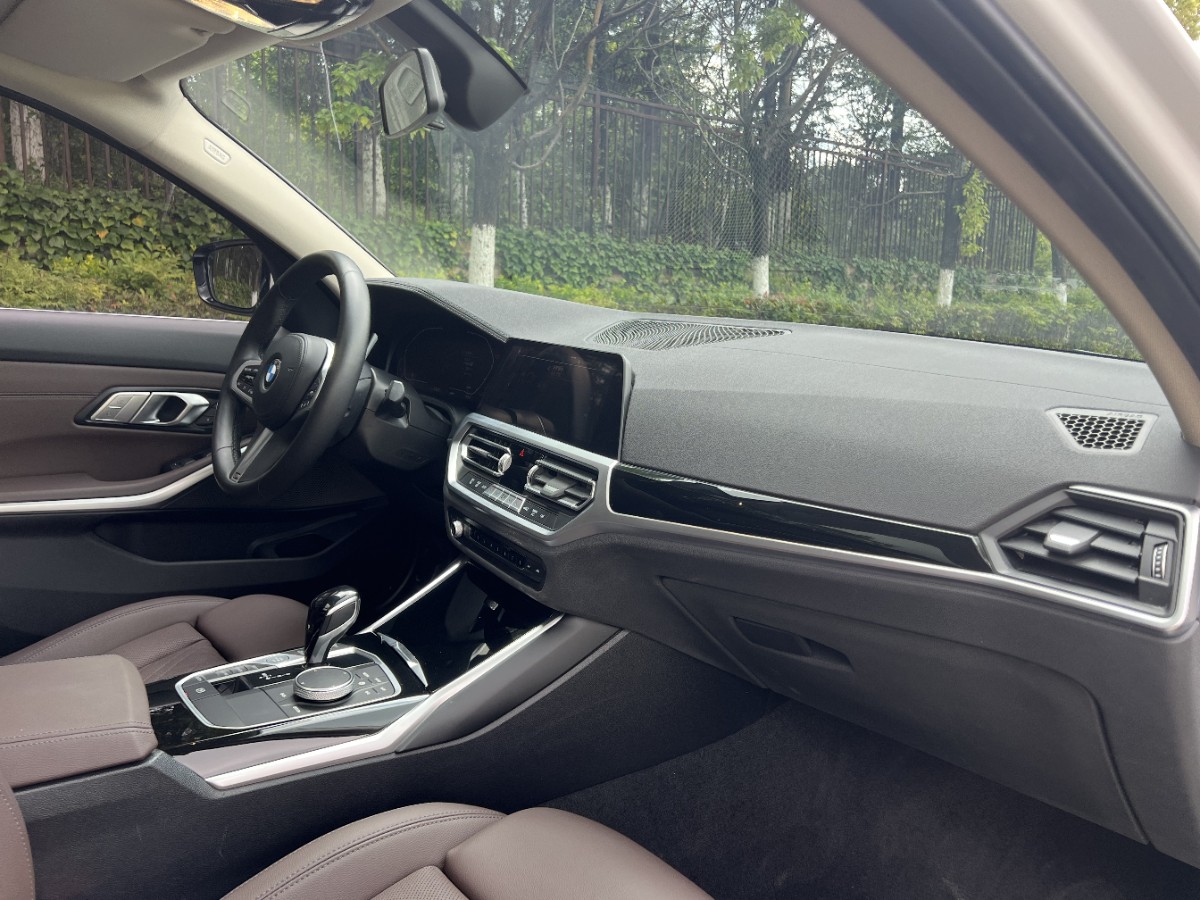 BMW 3 Series 2022 car image #15