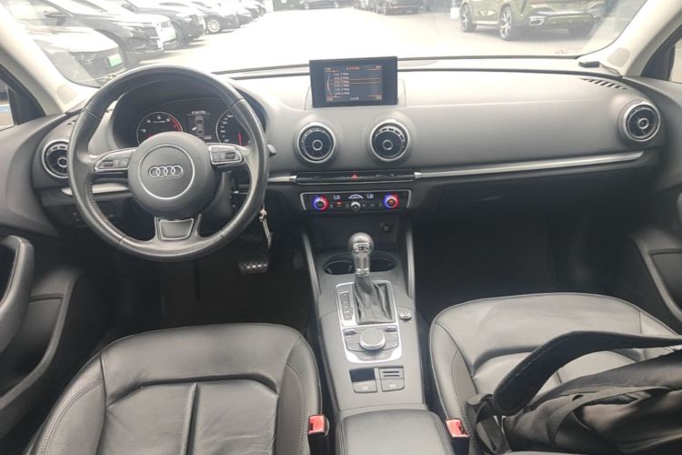Audi A3 2015 car image #11