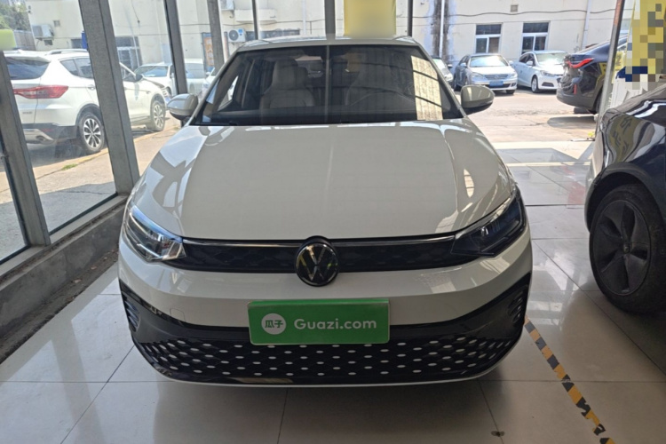 Volkswagen Lavida 2025 car image #3