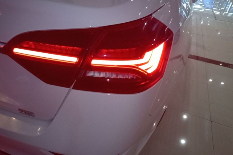 GEELY Emgrand 2022 #8 GEELY Emgrand 2022 immagine di auto #8