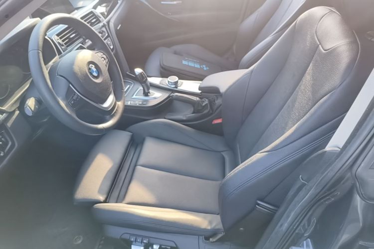 BMW 3 Series GT 2019 car image #15