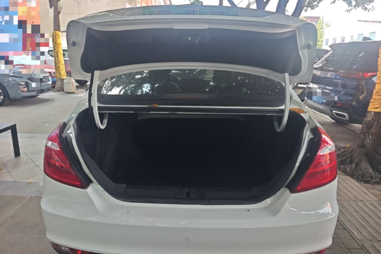 GEELY Emgrand 2017 #21 GEELY Emgrand 2017 car image #21