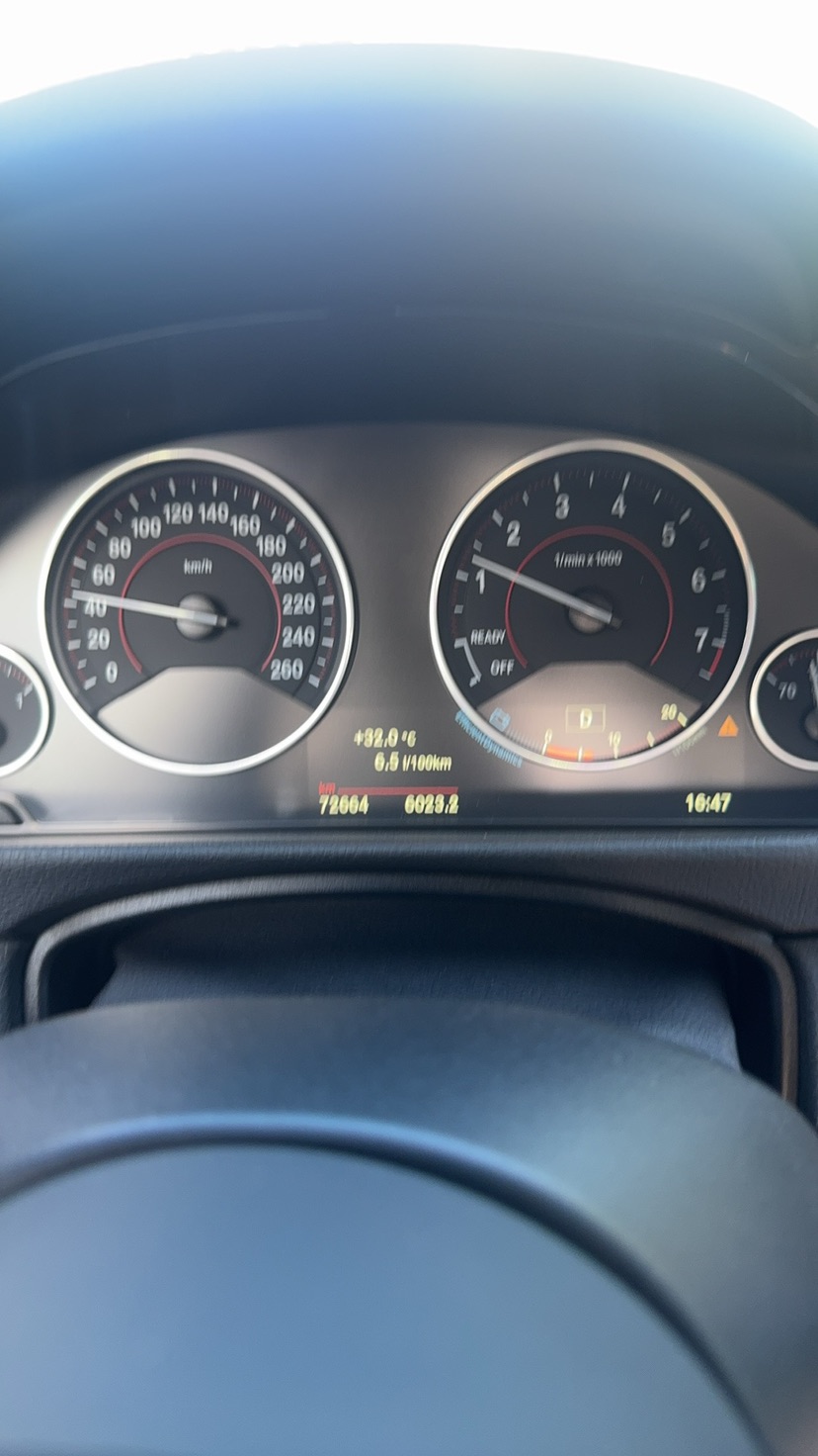 BMW 3 Series 2019 car image #6