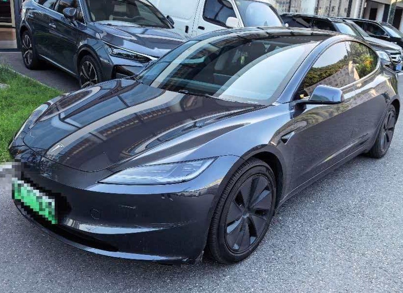 Tesla Model 3 2025 Tesla Model 3 2025 immagine di auto