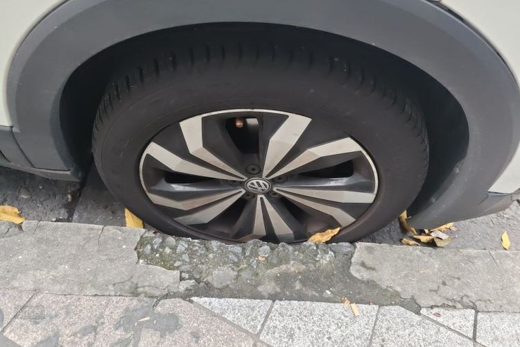 Volkswagen T-Cross 2019 car image #9
