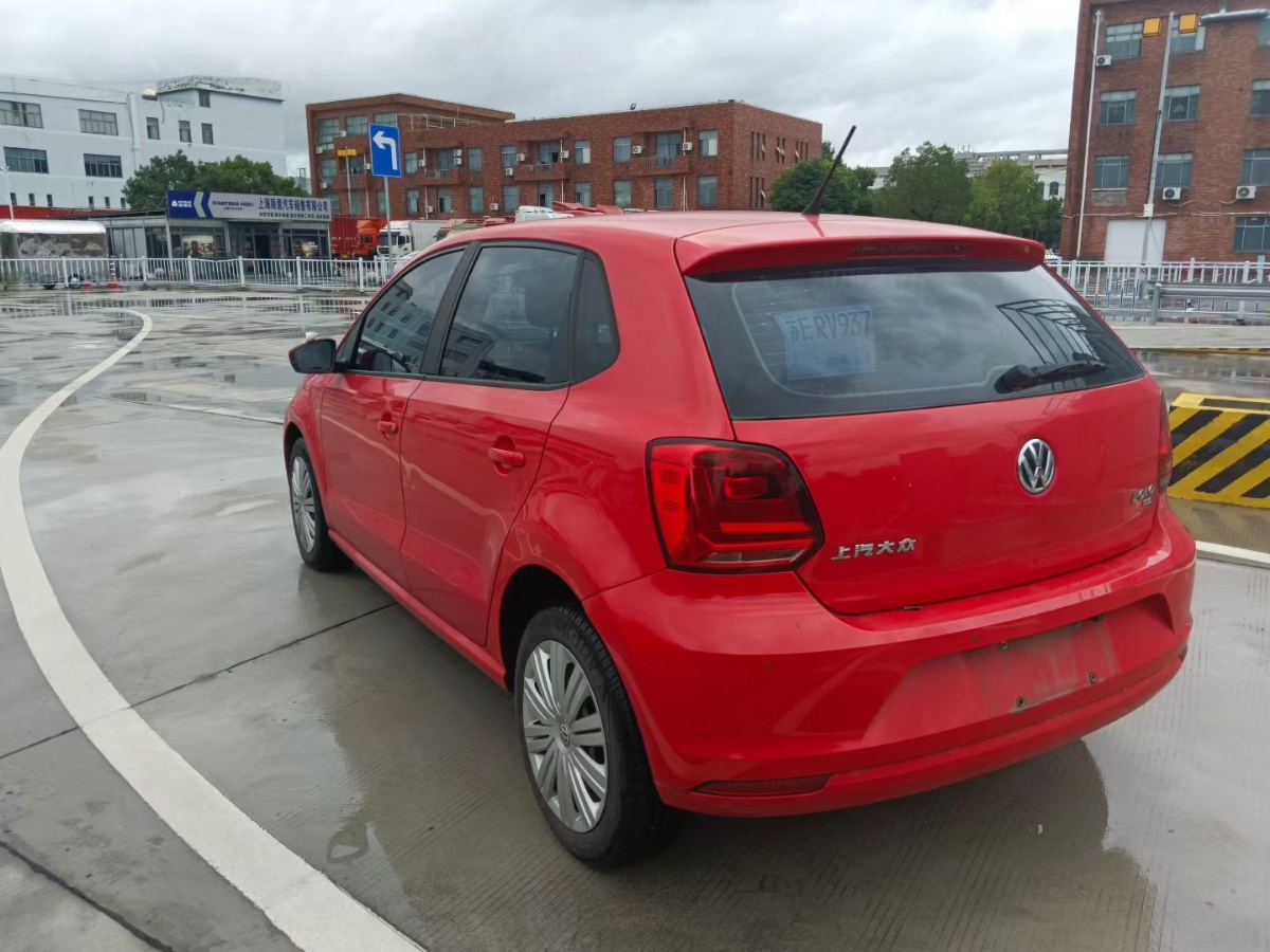 Volkswagen Polo 2017 car image #9