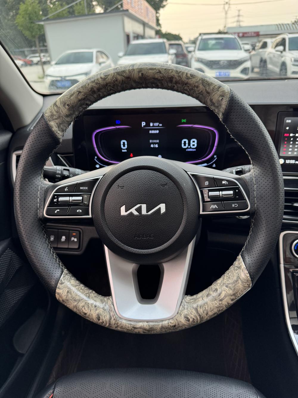 2023 car image #17
