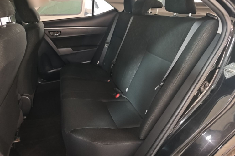 Toyota Corolla 2018 immagine di auto #12