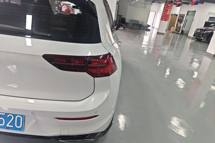 Volkswagen Golf 2022 car image #8
