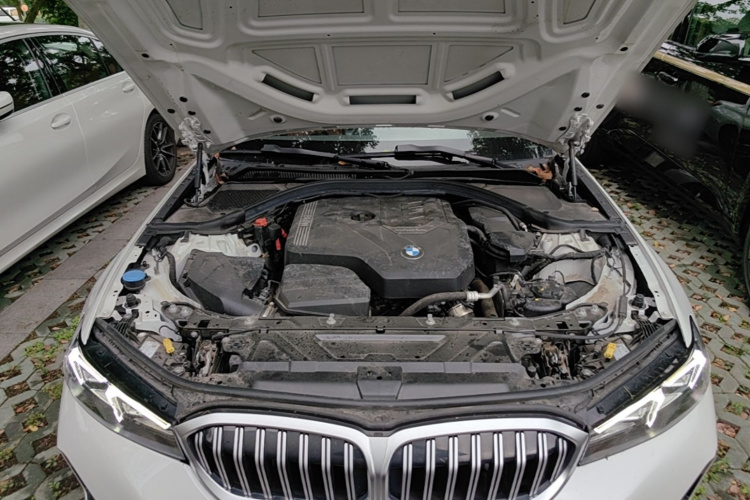 BMW 3 Series 2024 car image #20