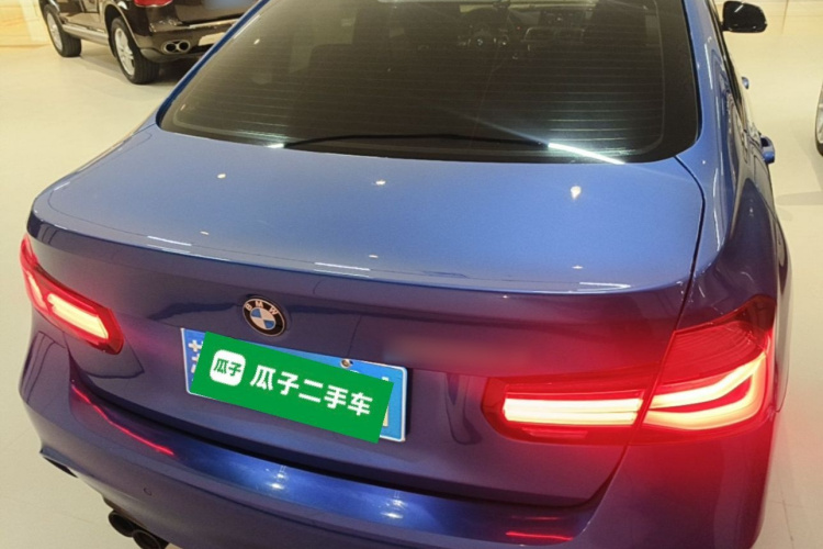 BMW 3 Series 2019 car image #6