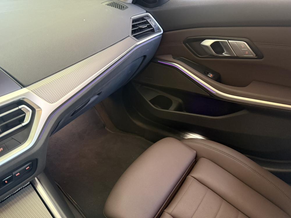 BMW 3 Series 2019 car image #27