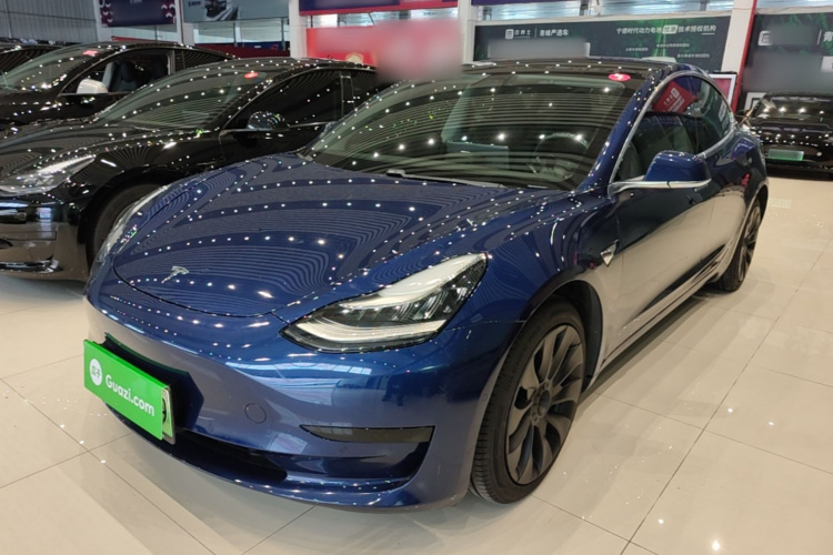 Tesla Model 3 2020 car image #2