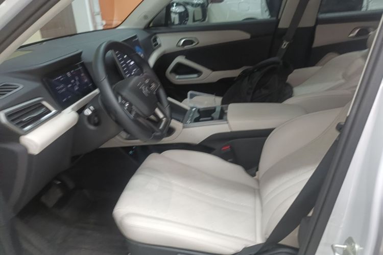 BYD YuanUP 2025 #15 BYD YuanUP 2025 car image #15