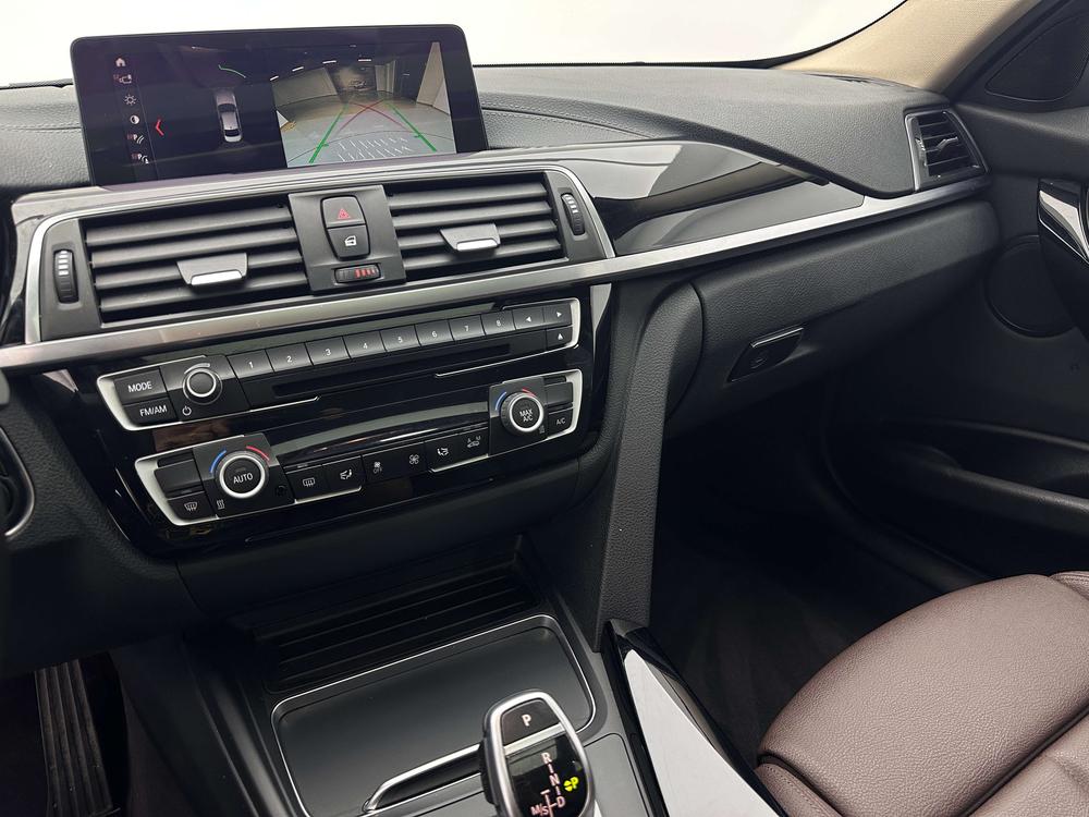 BMW 3 Series 2017 car image #14