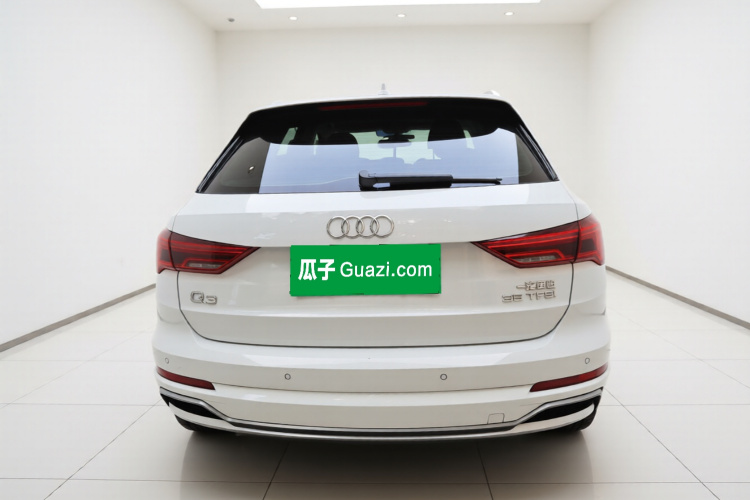 Audi Q3 2022 car image #6