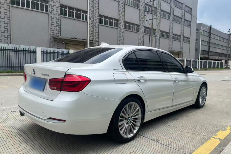 BMW 3 Series 2018 car image #5