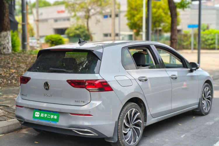 Volkswagen Golf 2023 car image #7
