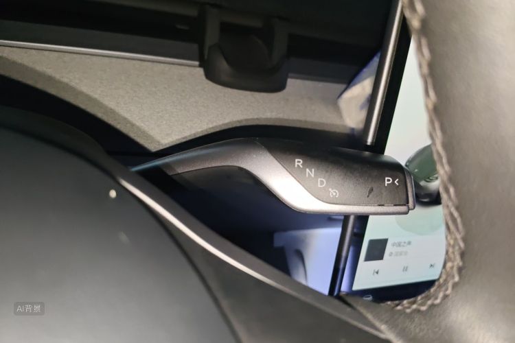 Tesla Model Y 2023 #16 Tesla Model Y 2023 car image #16