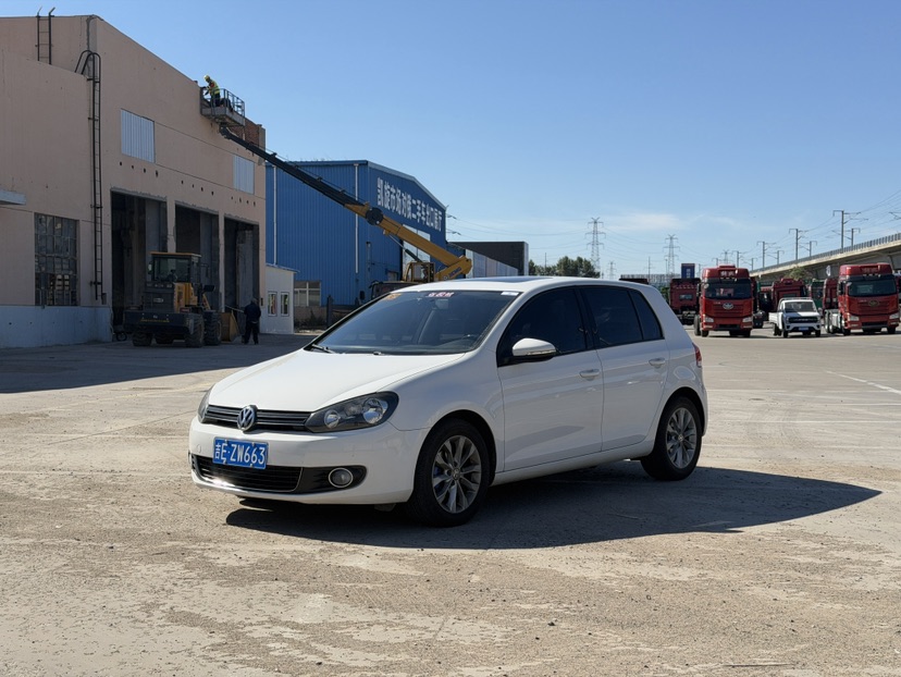 Volkswagen Golf 2013 Volkswagen Golf 2013 car image