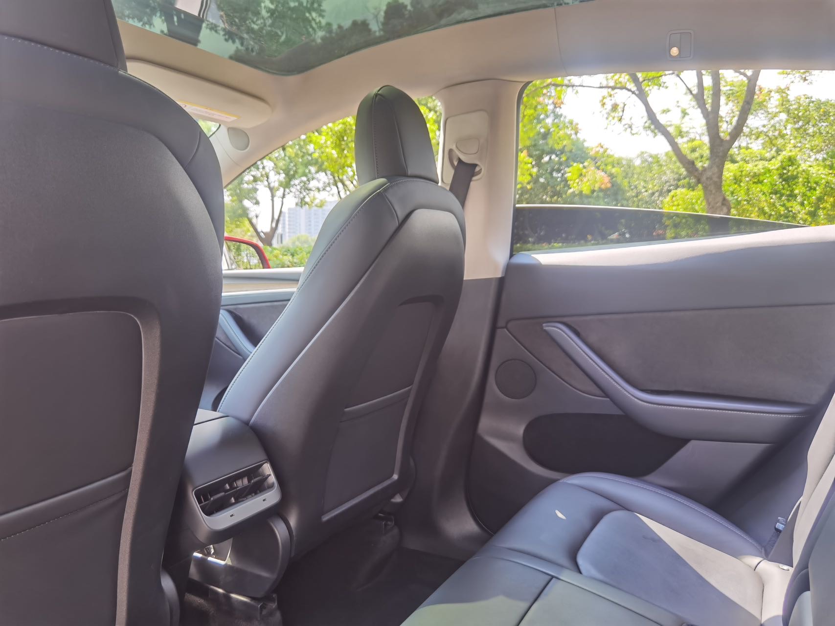 Tesla Model Y 2021 #7 Tesla Model Y 2021 car image #7