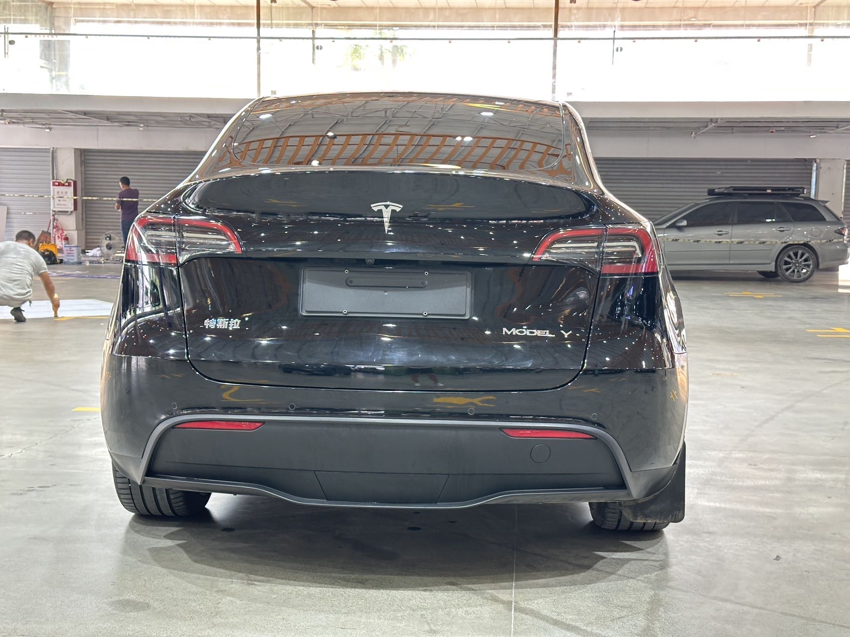 Tesla Model Y 2023 car image #6