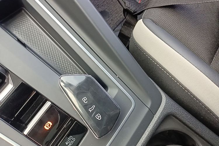Volkswagen Golf 2021 car image #10