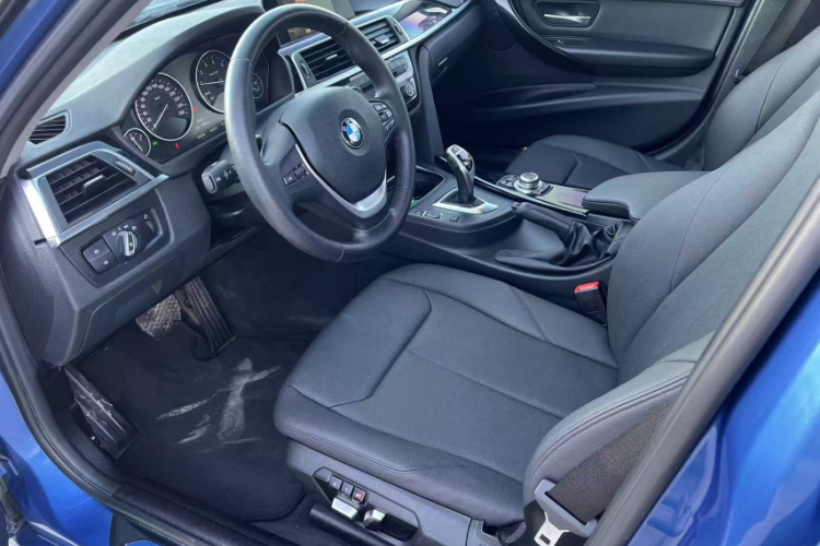 BMW 3 Series 2016 car image #12