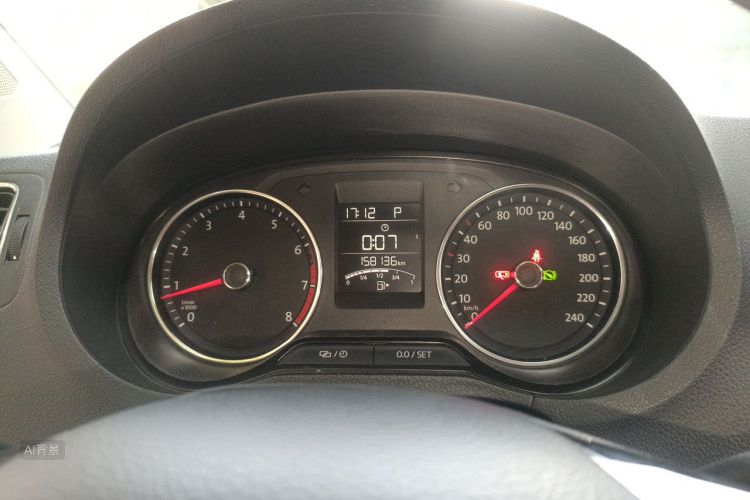 Volkswagen Polo 2016 car image #13