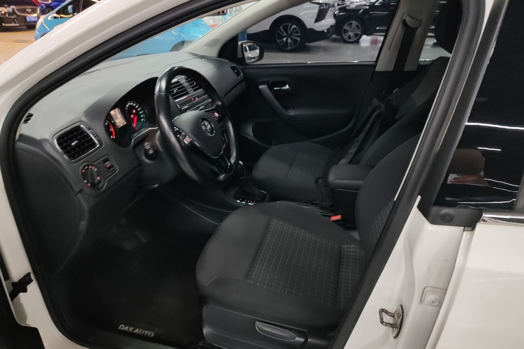 Volkswagen Polo 2016 #15 Volkswagen Polo 2016 car image #15