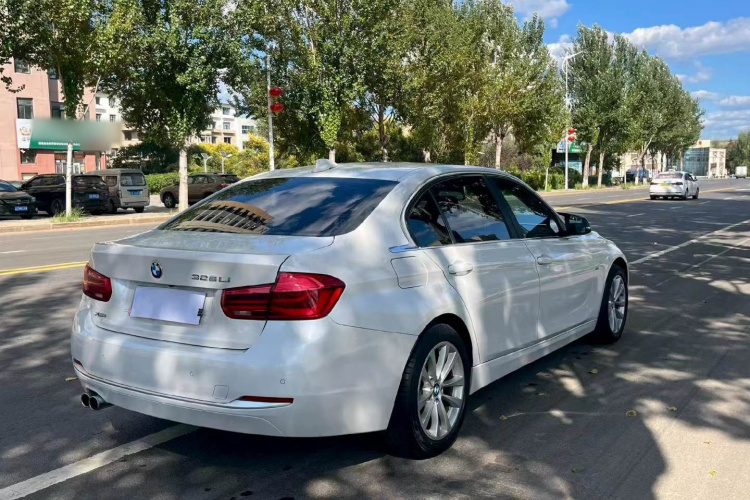 BMW 3 Series 2017 immagine di auto #7