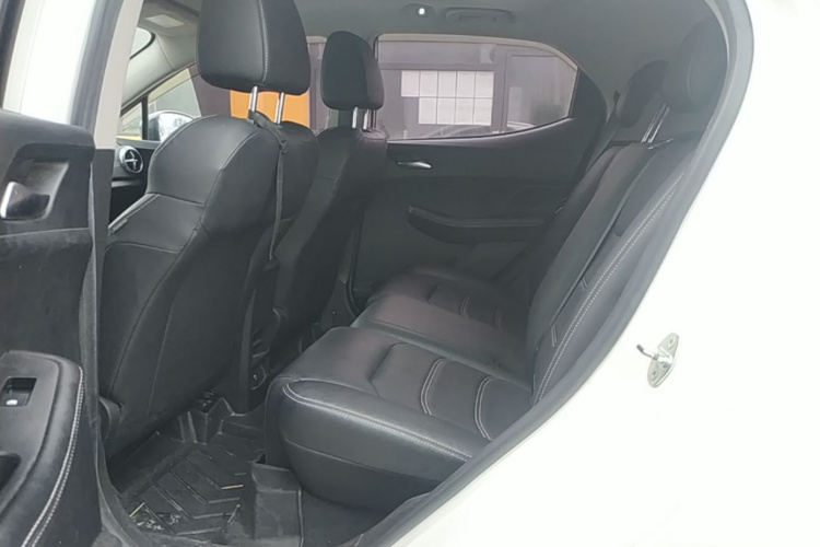 BYD Yuan New Energy 2019 car image #17
