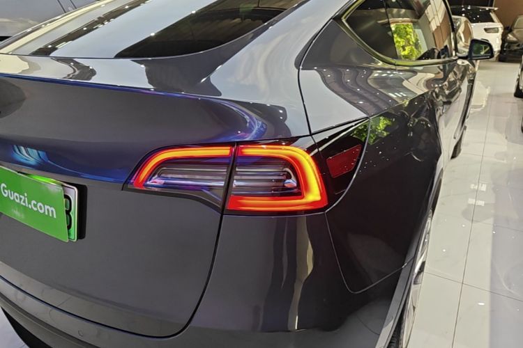 Tesla Model Y 2022 #8 Tesla Model Y 2022 car image #8