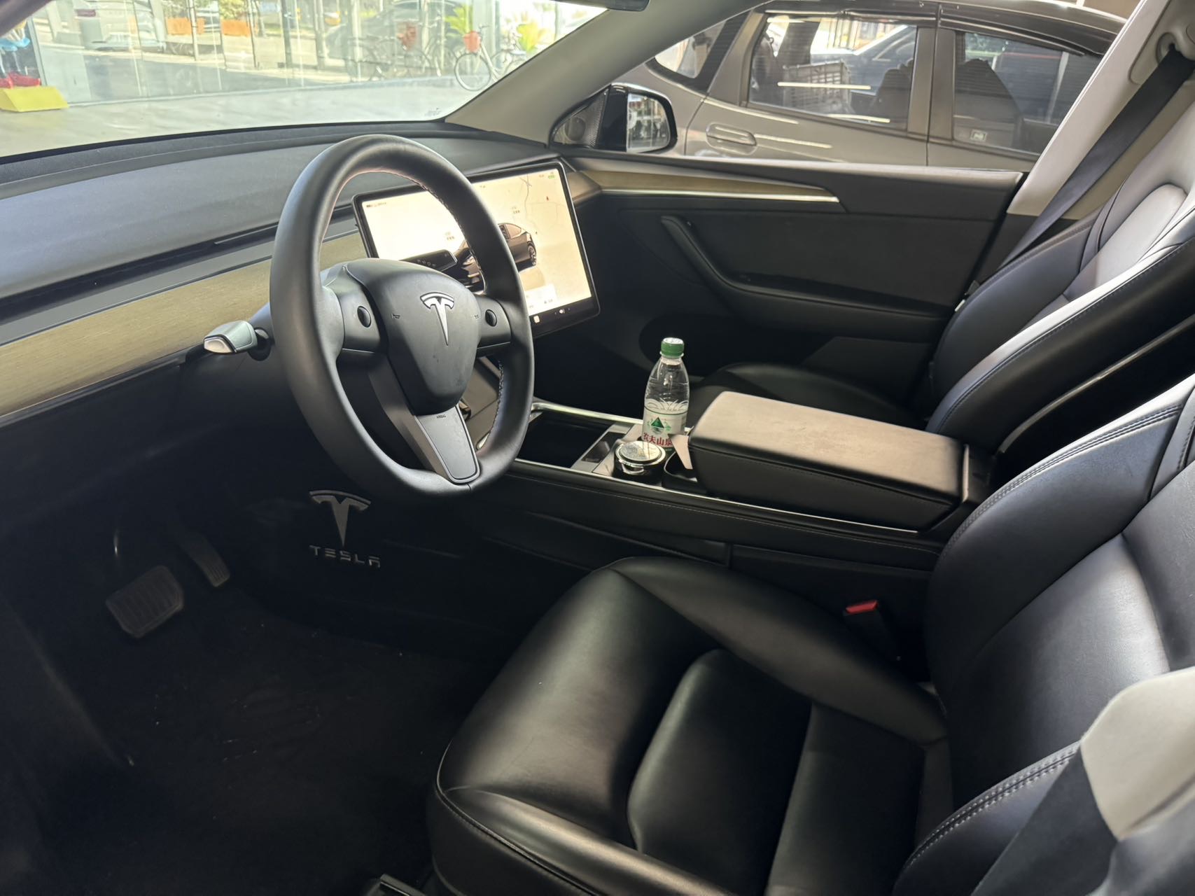 Tesla Model Y 2022 #3 Tesla Model Y 2022 car image #3