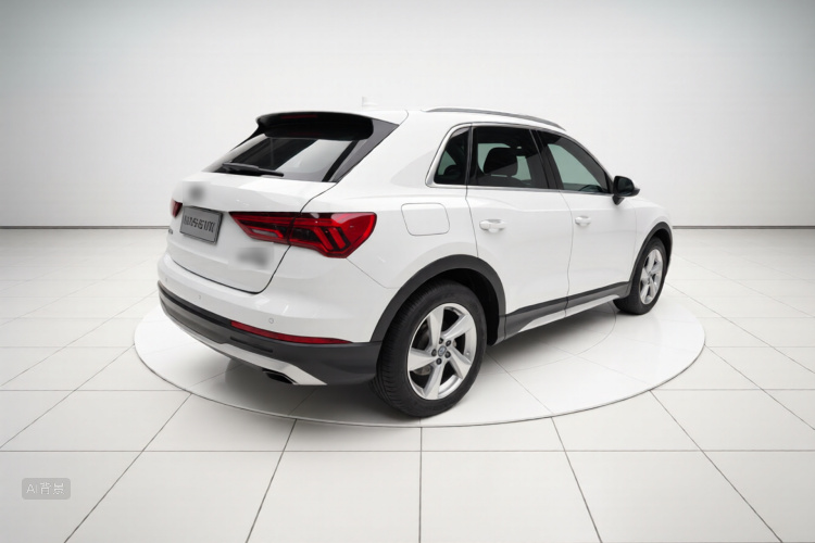 Audi Q3 2019 car image #7
