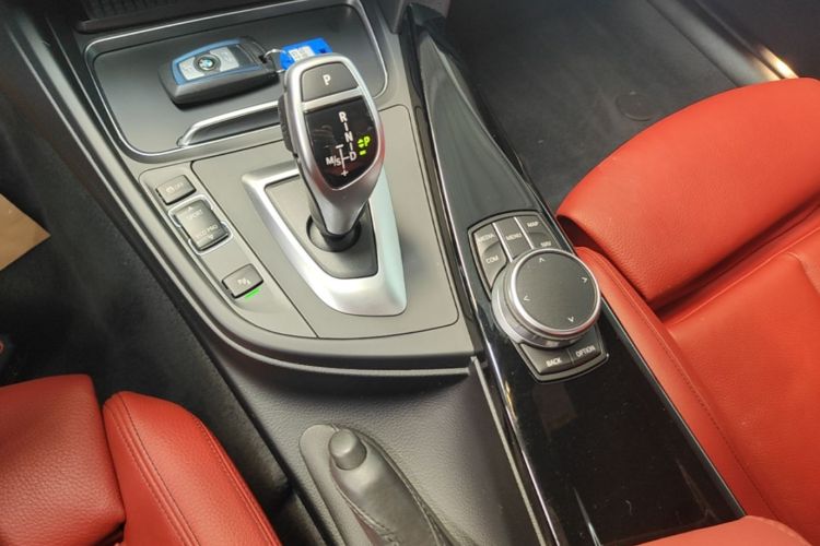 BMW 3 Series GT 2020 car image #18
