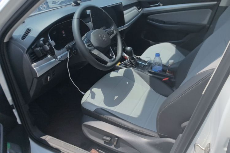 Volkswagen Bora 2025 car image #15