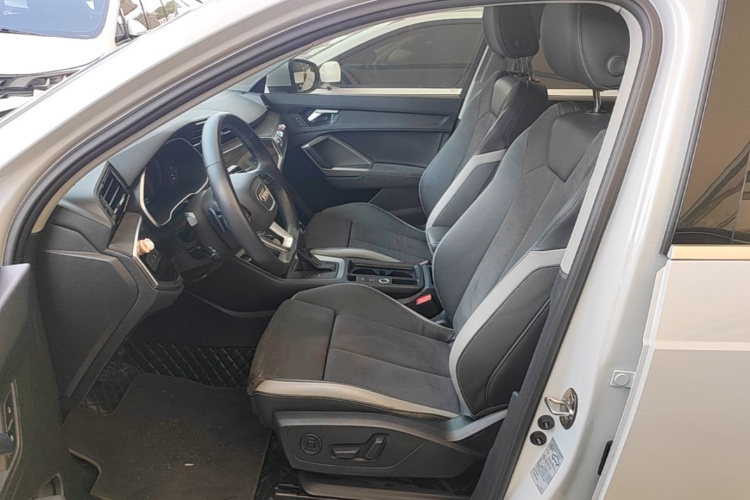 Audi Q3 2022 immagine di auto #15