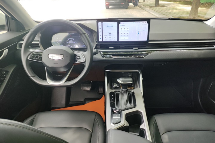 GEELY Emgrand 2025 car image #11