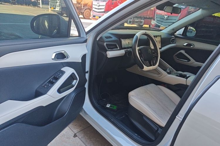 BYD YuanUP 2024 #16 BYD YuanUP 2024 immagine di auto #16