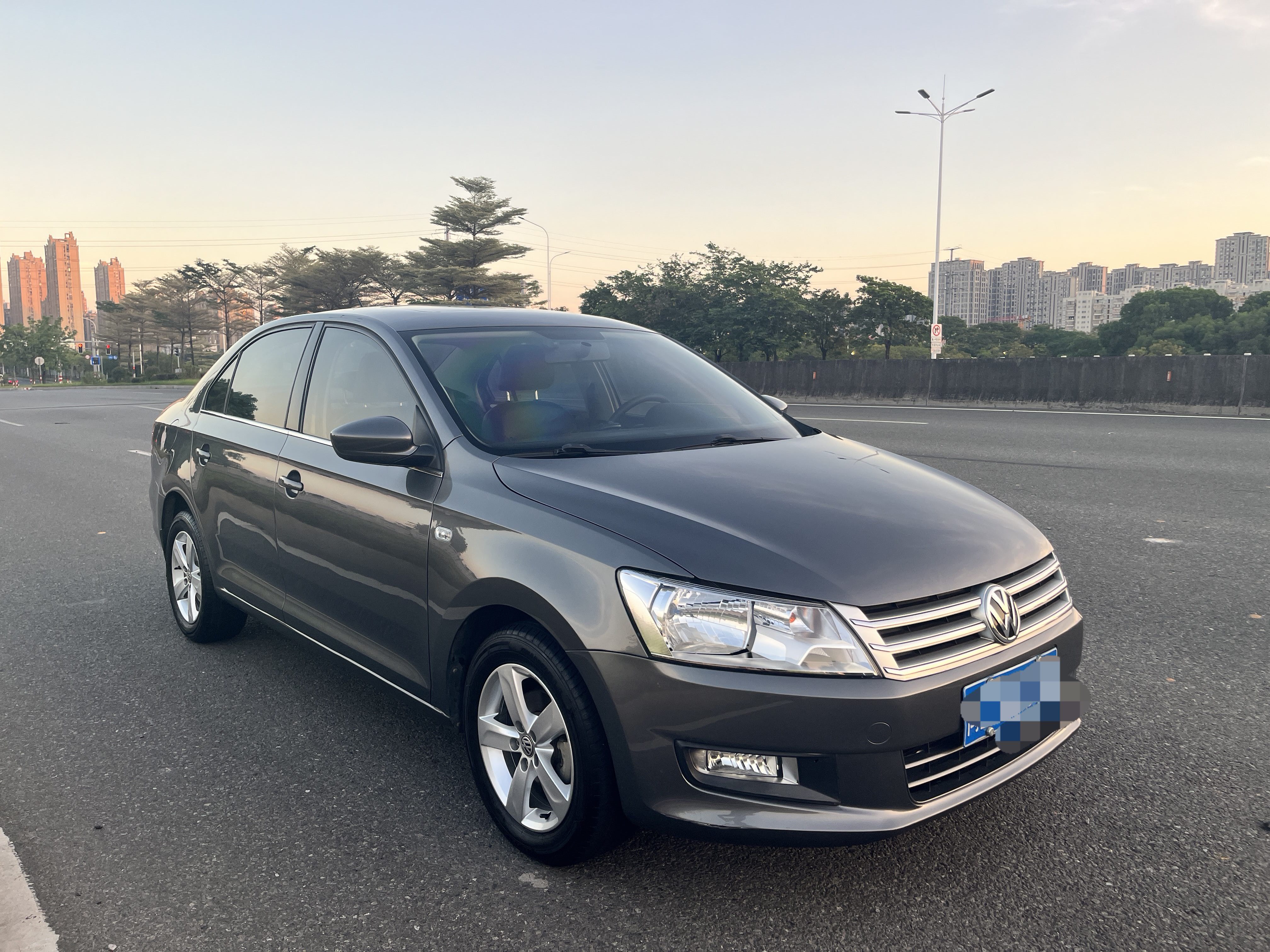 Volkswagen Santana 2015 car image #4