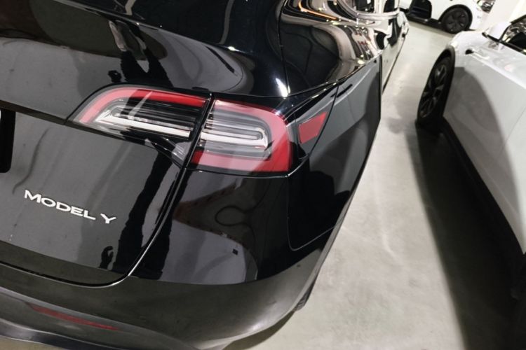 Tesla Model Y 2022 #8 Tesla Model Y 2022 car image #8