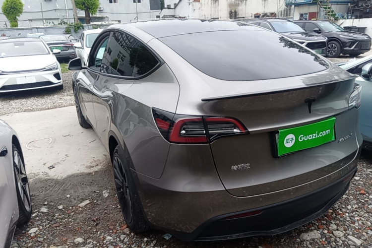 Tesla Model Y 2022 car image #5