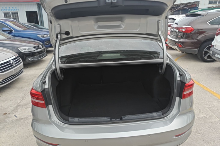Volkswagen Lavida 2019 car image #19