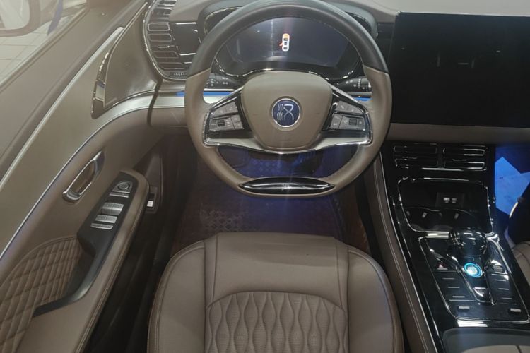 BYD Han 2023 car image #15