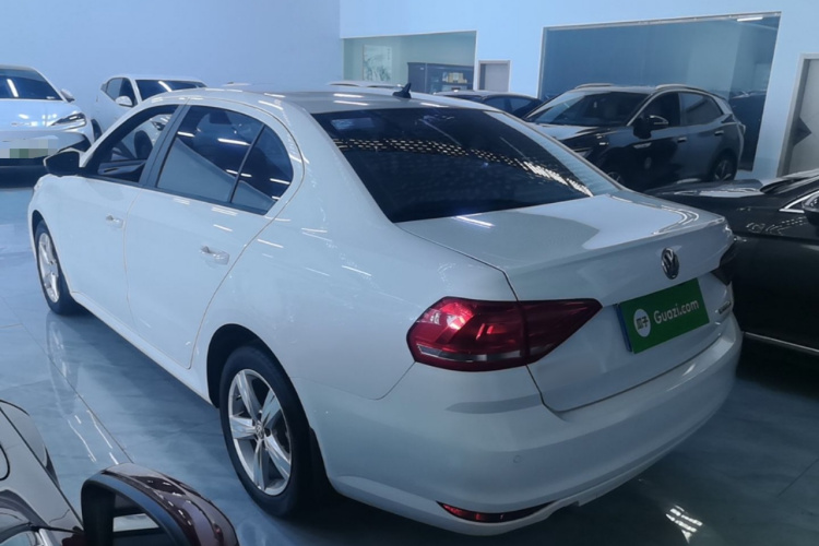 Volkswagen Lavida 2019 car image #5