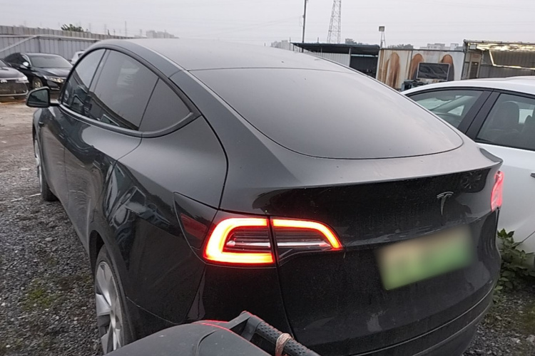 Tesla Model Y 2022 car image #5